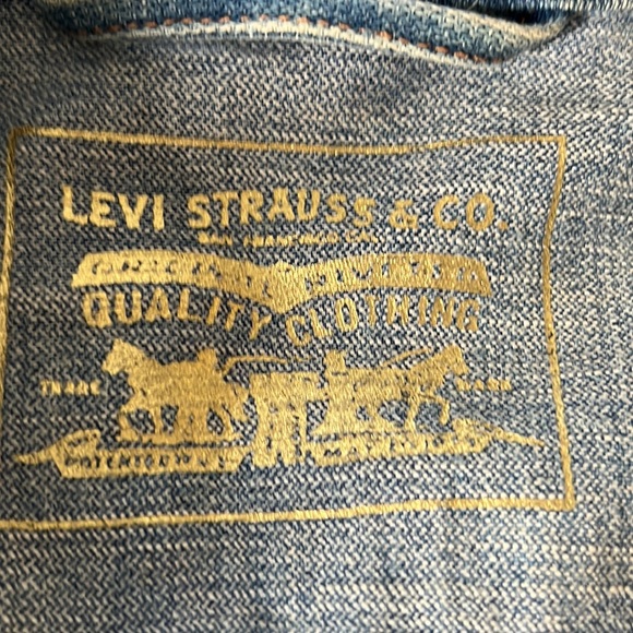 Levi’s jean jacket - Picture 2 of 4